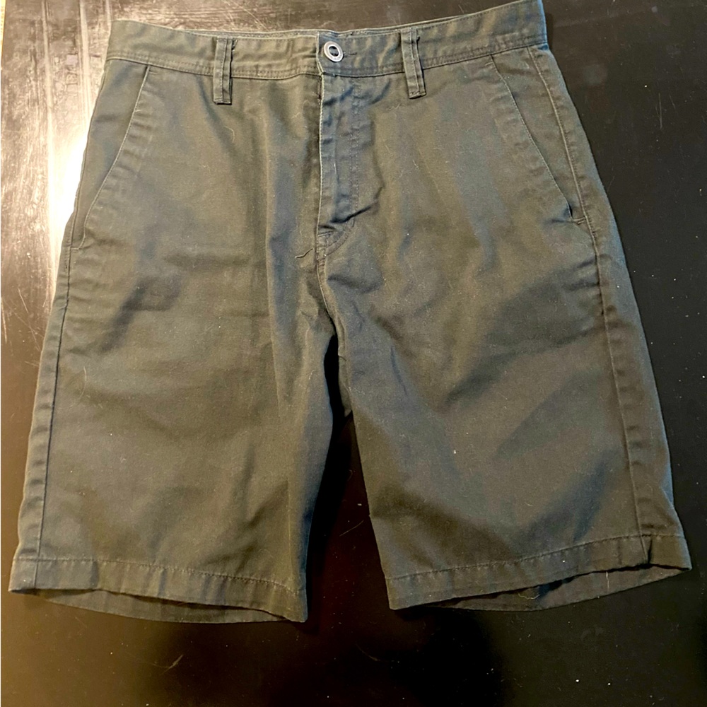 Men’s Volcom size 31 black shorts